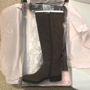 Bandolino Women’s Terusa Chelsea Boot